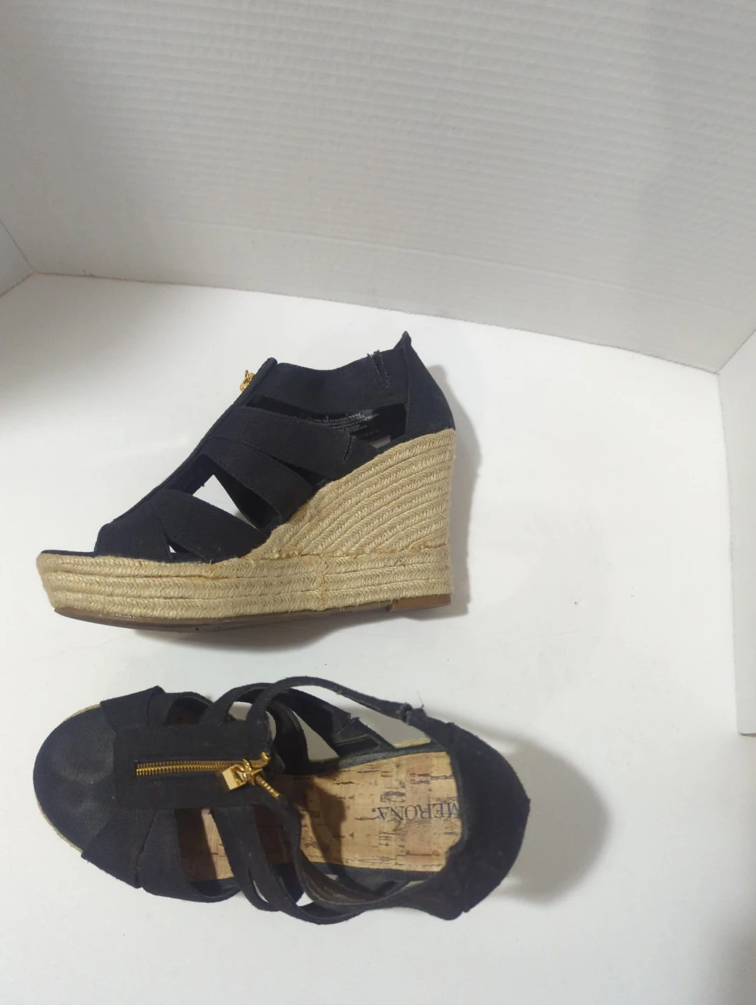 Merona Black Wedge Sandals with Gold Zippers - photo 3