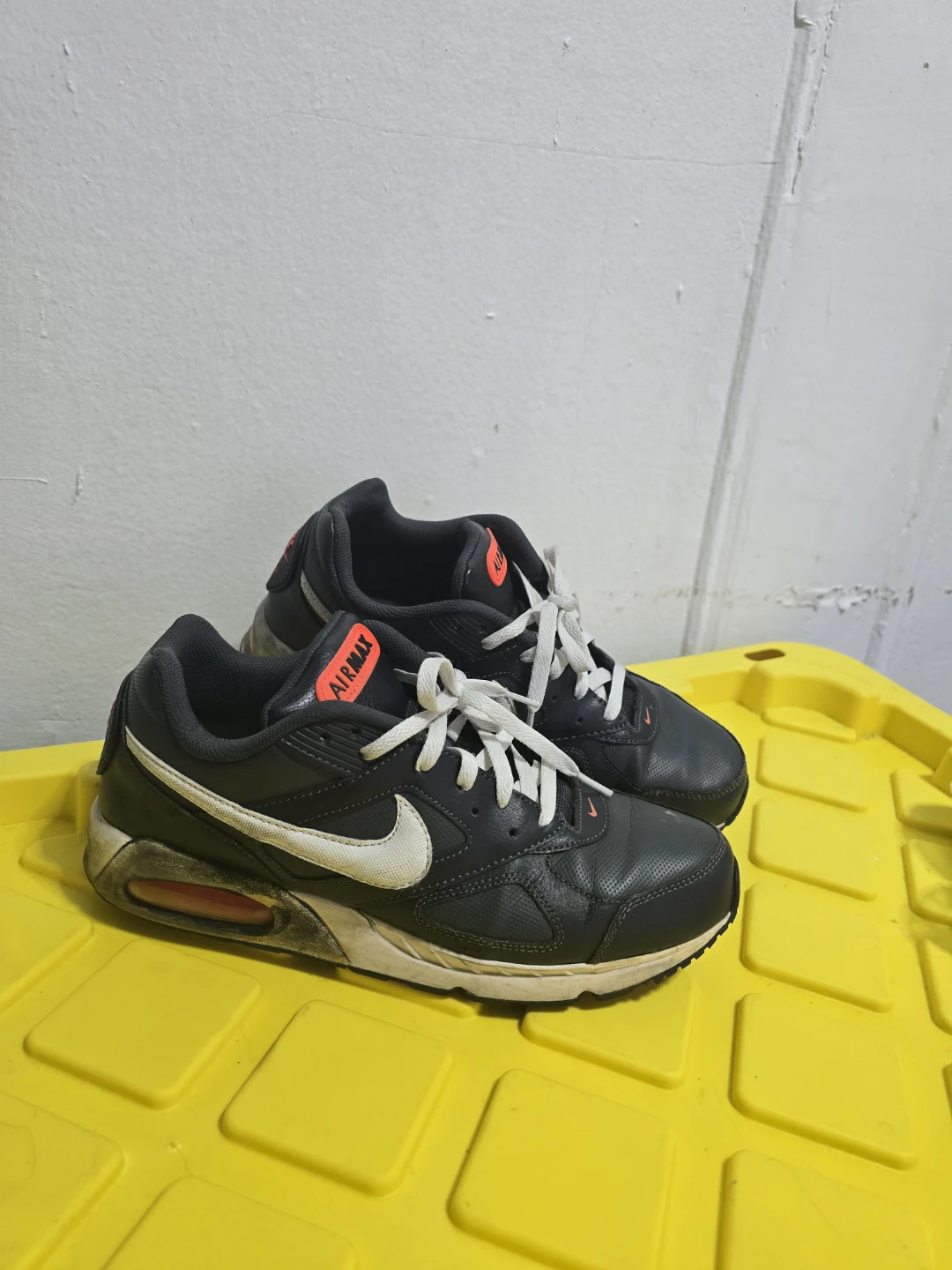 Nike Air Max Men's Running Shoes Black White Size 10