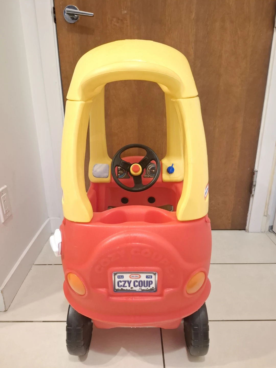 Little Tikes Cozy Coupe Ride-On Toy Car - Red - photo 4