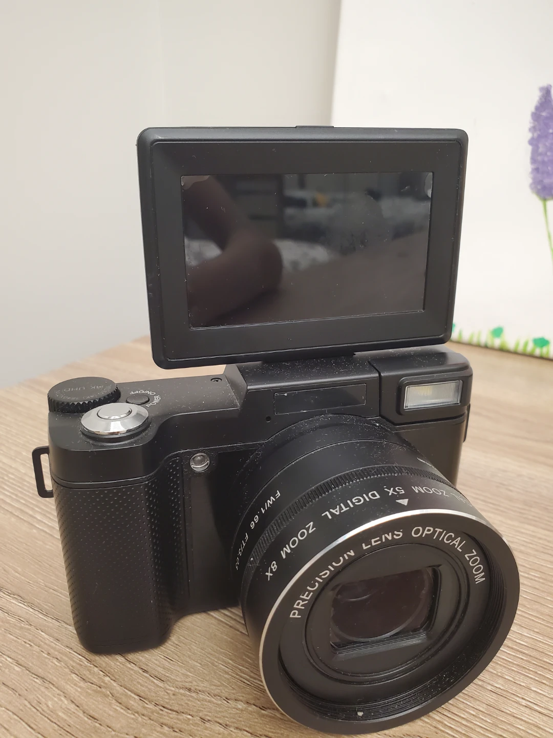 Black Digital Camera with 8x Optical Zoom - photo 4
