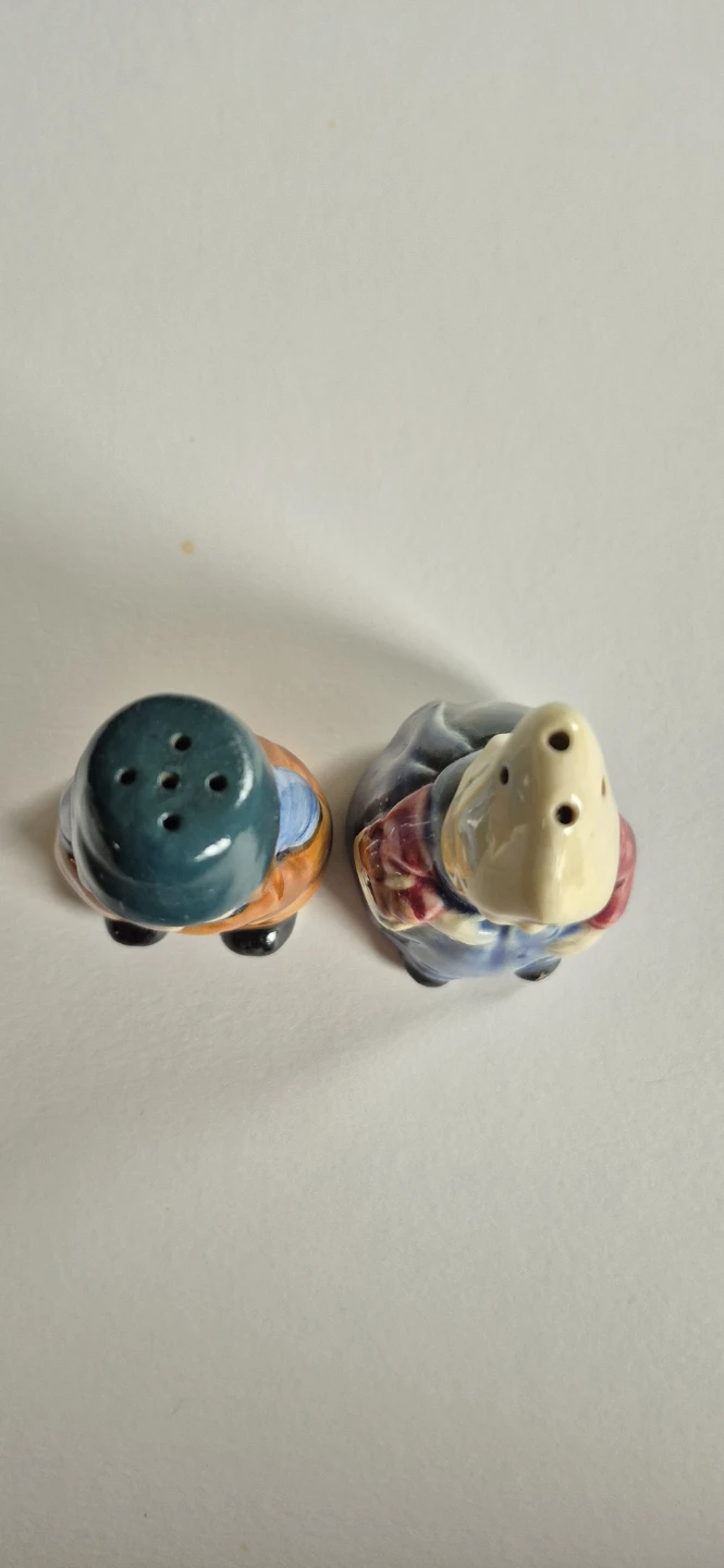Vintage Salt and Pepper Shakers. 1950's - photo 2