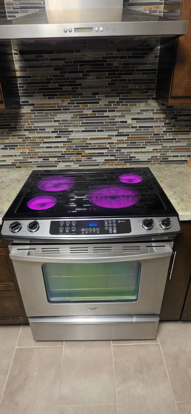 Whirlpool Electric Stove with Oven - photo 3