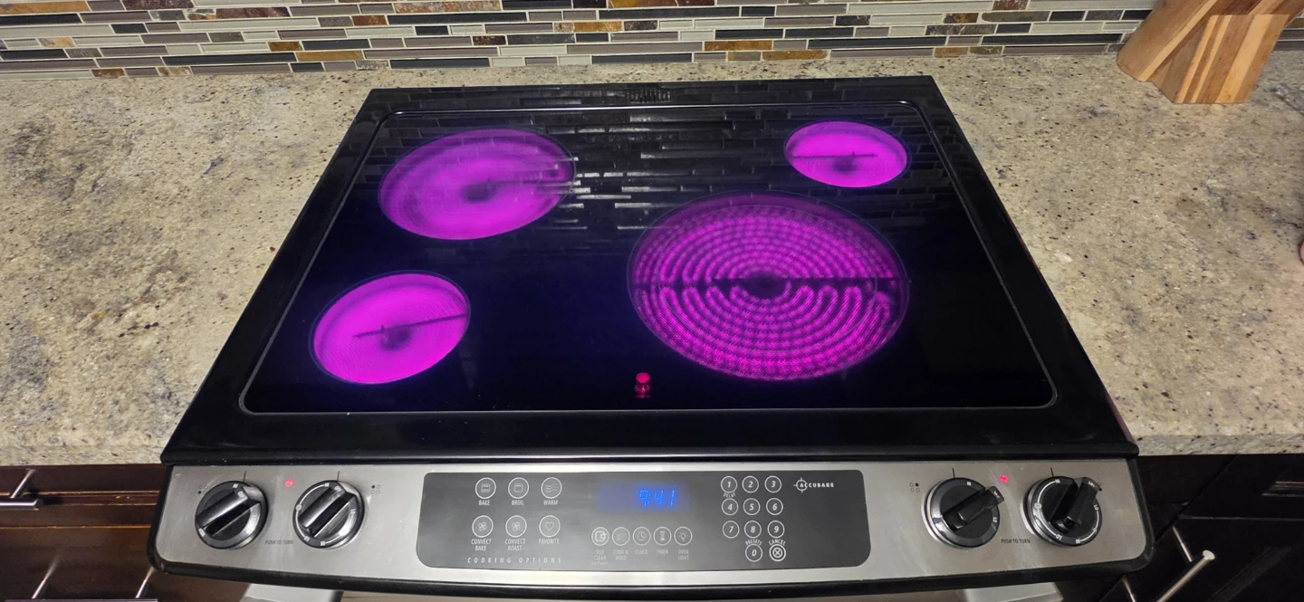 Whirlpool Electric Stove with Oven - photo 4