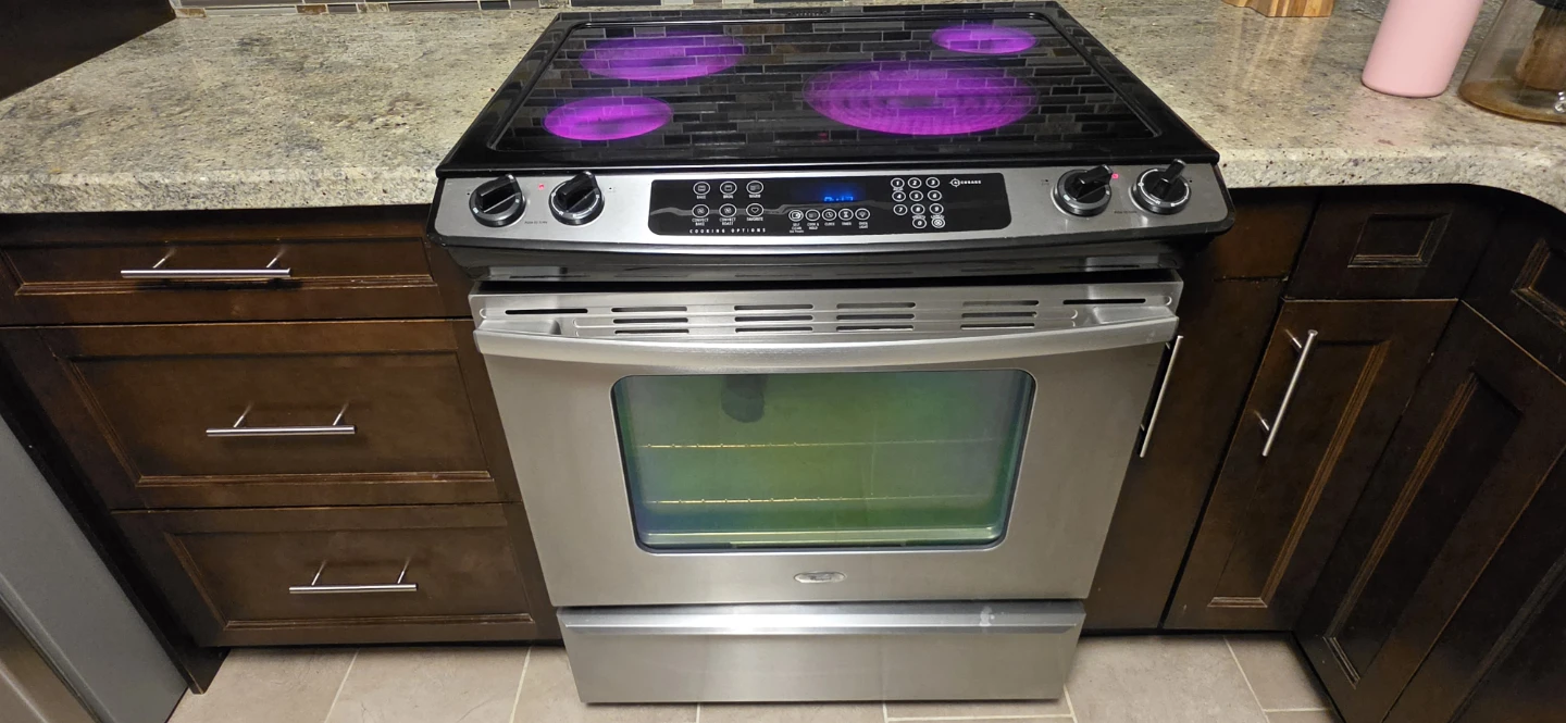 Whirlpool Electric Stove with Oven - photo 5