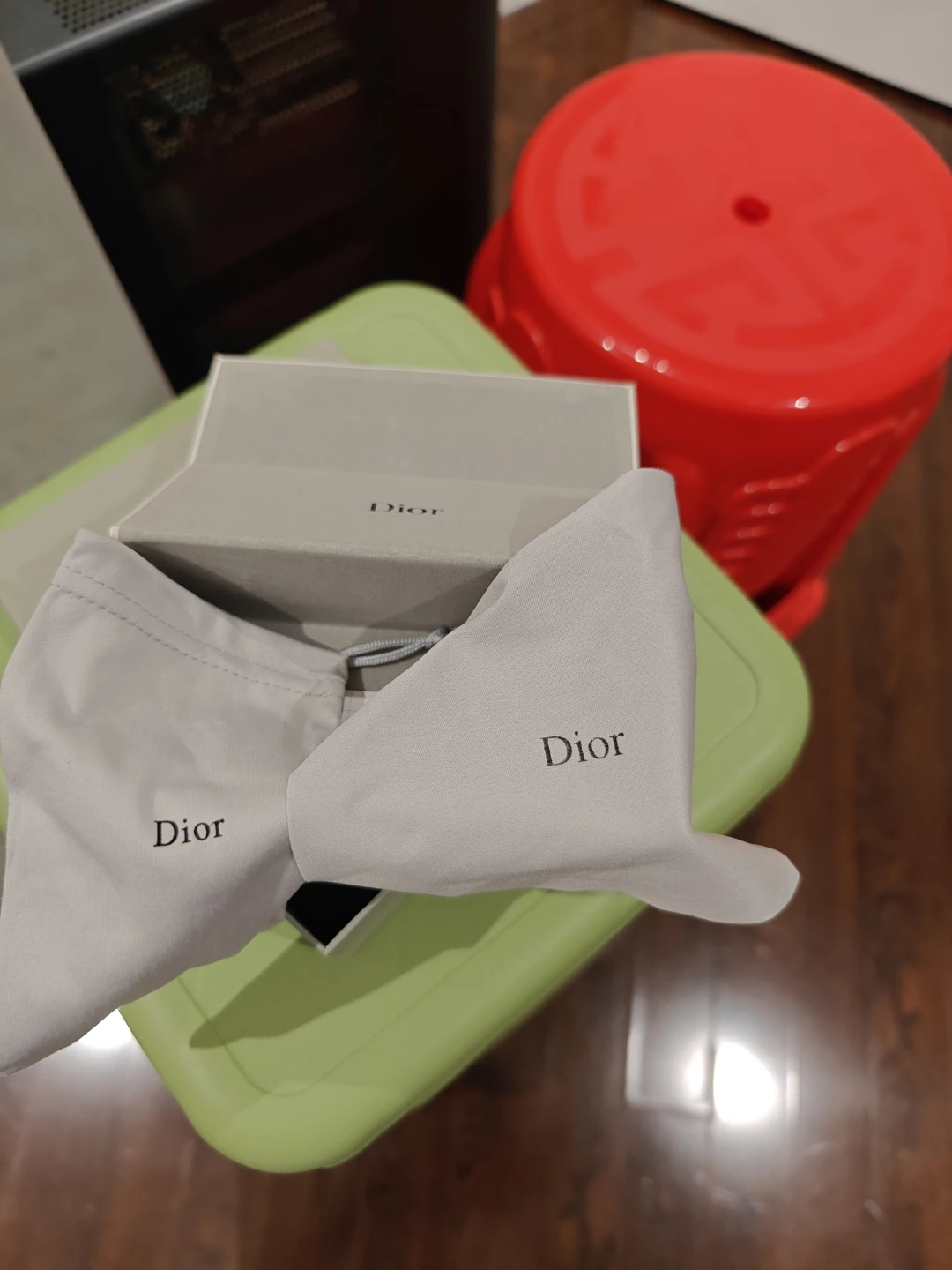 Free Dior Glasses Box and Pouch - photo 2