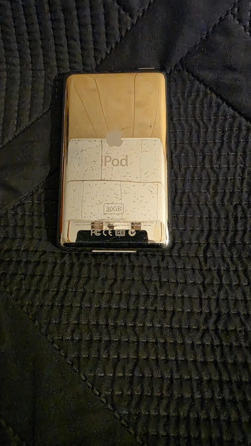 Apple iPod Classic 30GB comes 2338 songs - photo 4
