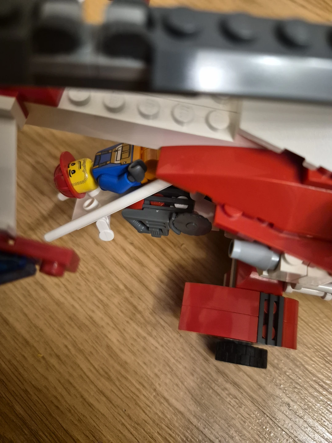 LEGO City Rescue Helicopter 7903 - photo 5