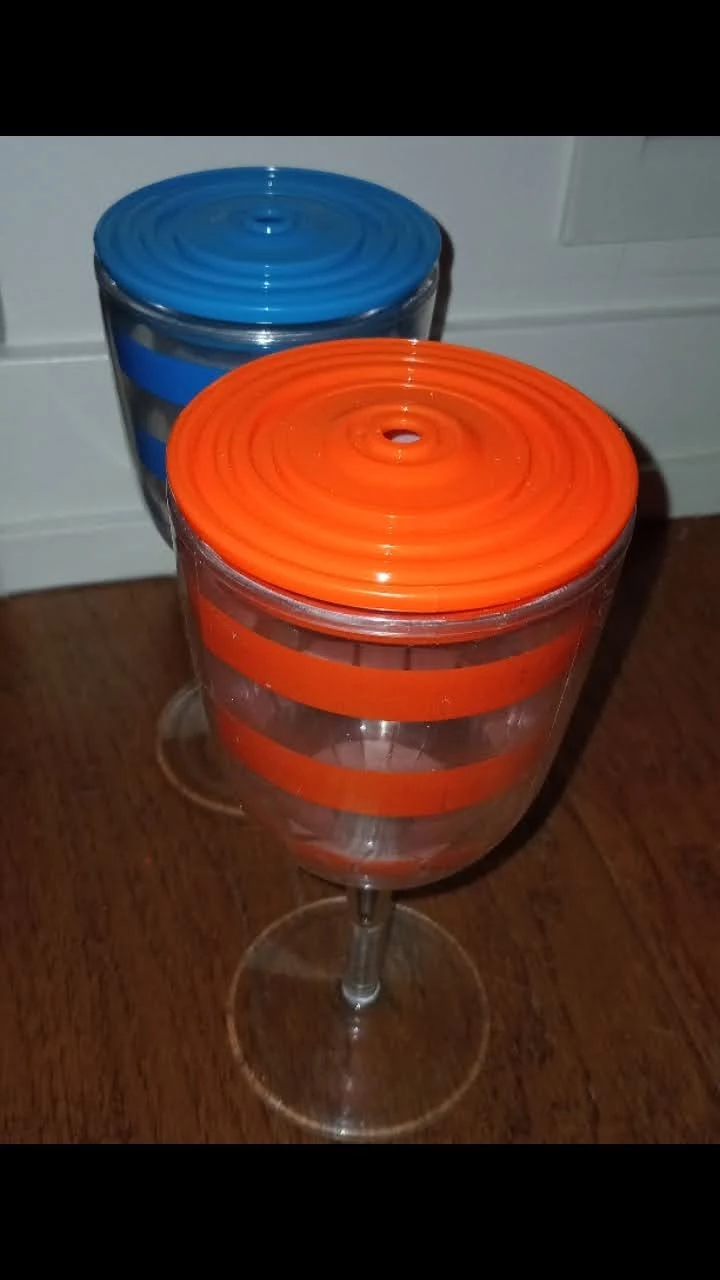 Set of 3 Plastic Wine Glasses with Tropical Designs - photo 4