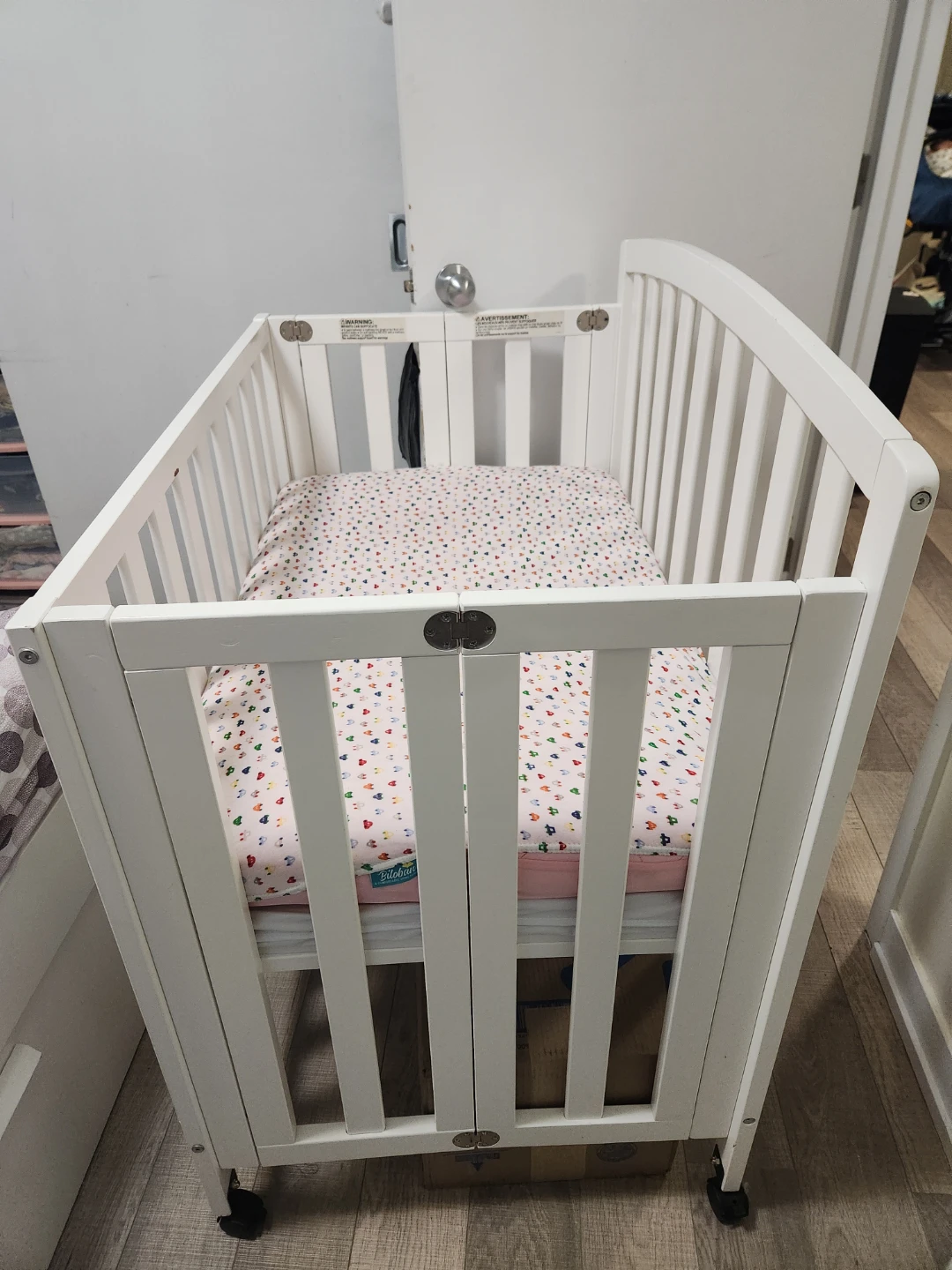 DaVinci Folding Portable 3-in-1 Mini Crib and Twin Bed - photo 3
