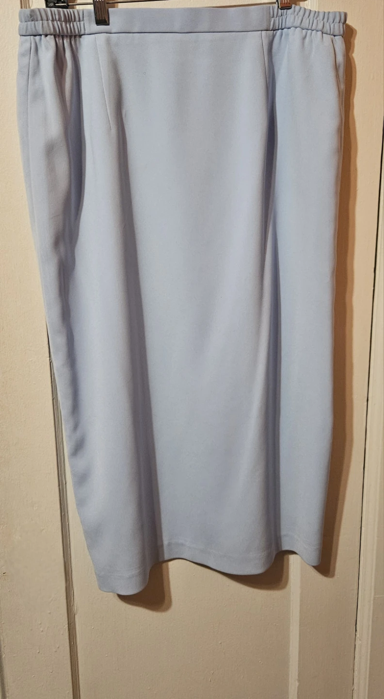 Women's skirt suit - photo 4