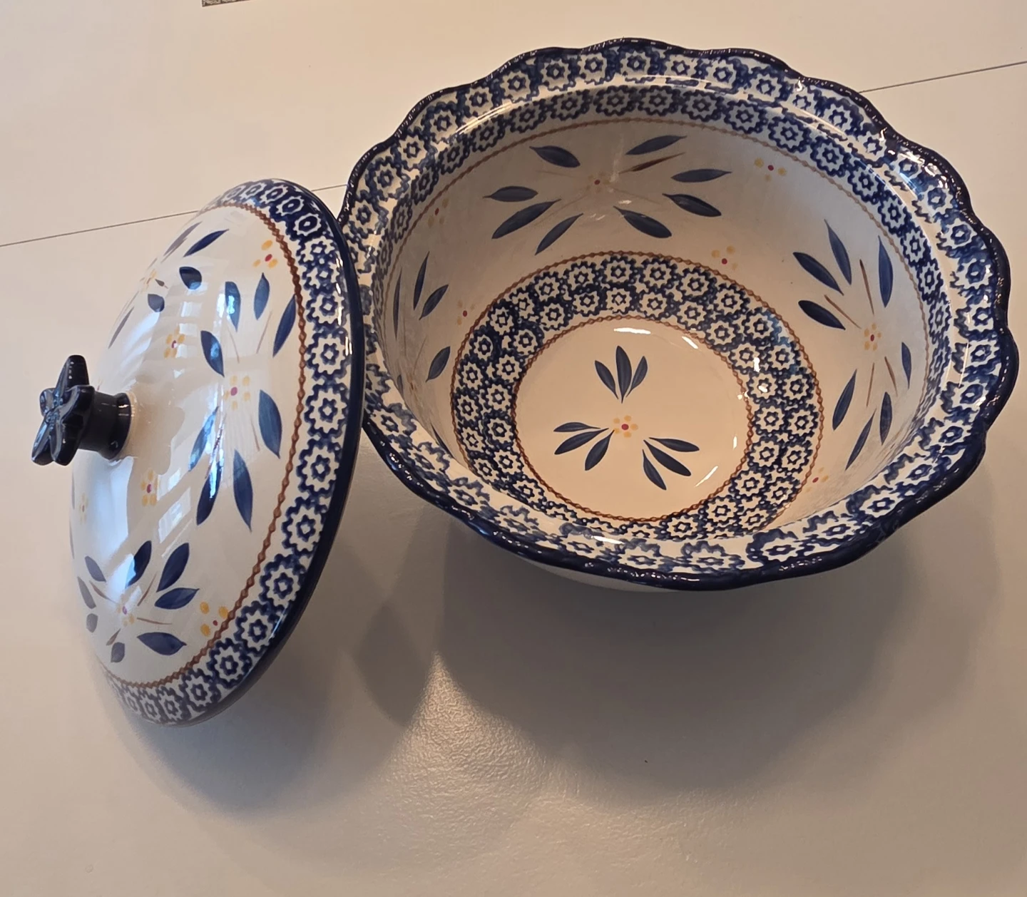 Ceramic Serving Bowl with Lid and Platter Set - photo 2