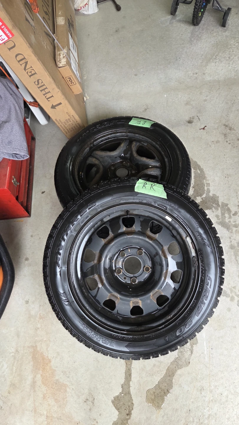 Set of 4 Tires and Rims - 225/55R17 - photo 4