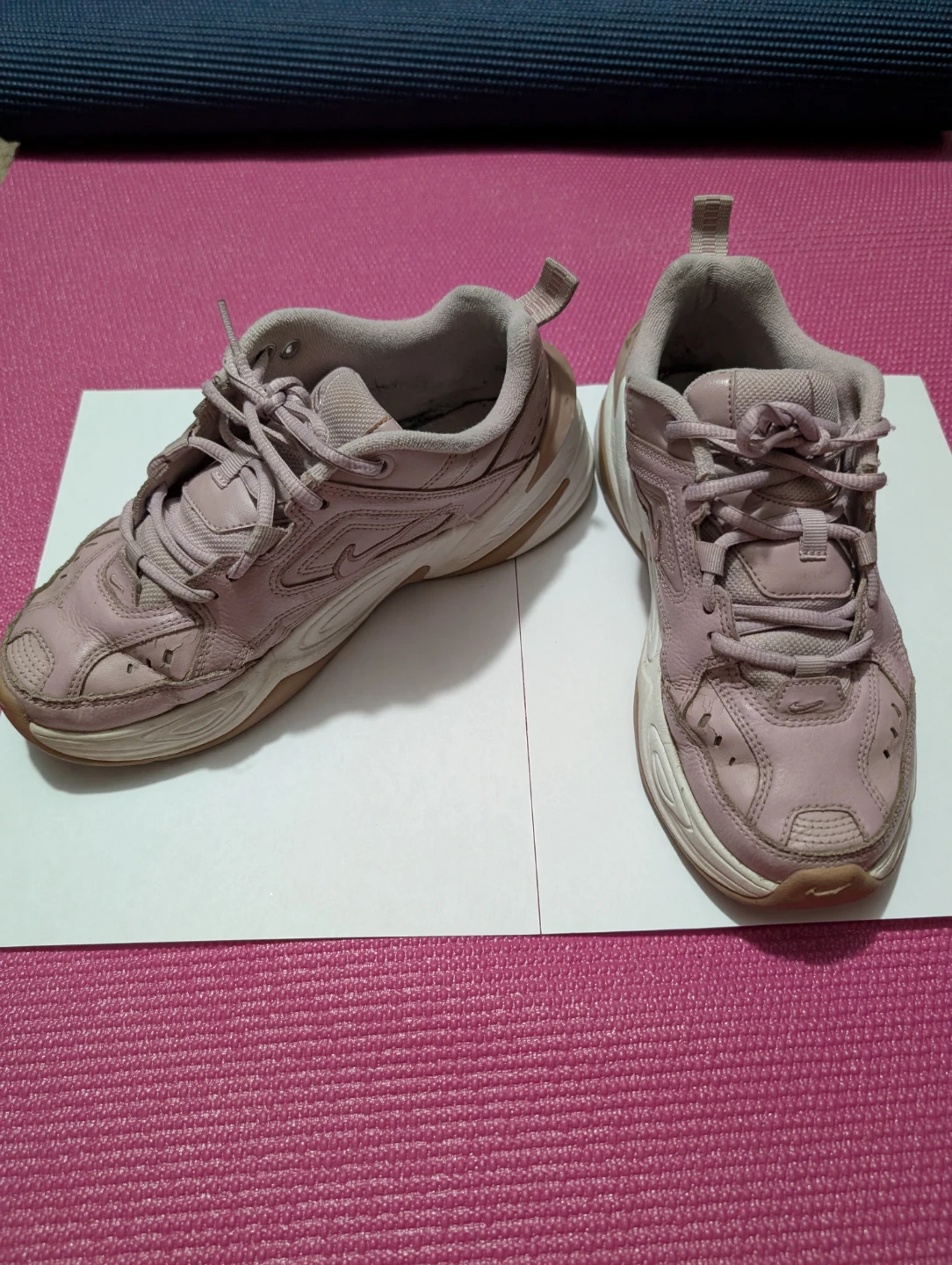 Nike shoes-Size 7 (Moving Sale) - photo 2