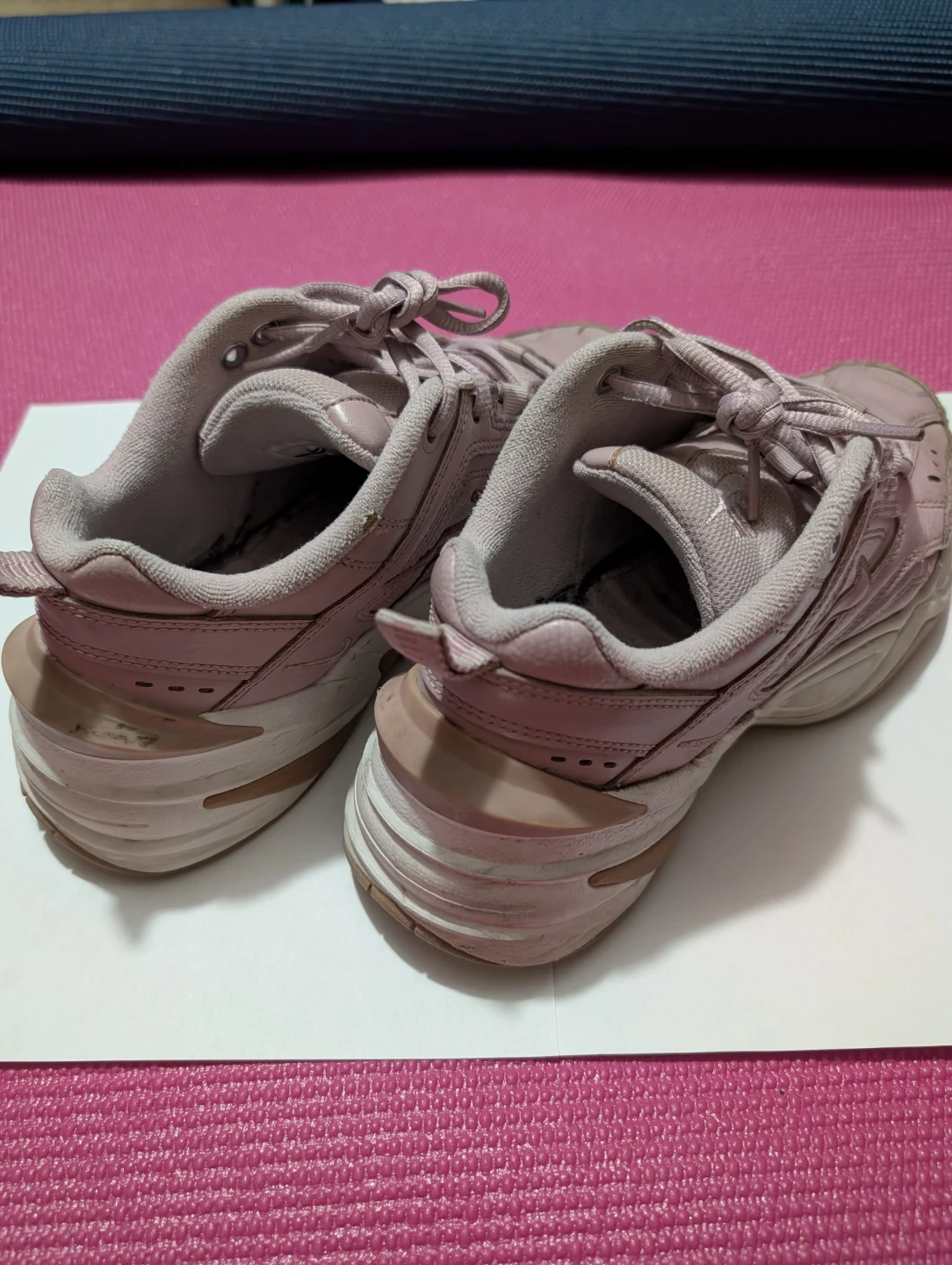 Nike shoes-Size 7 (Moving Sale) - photo 4