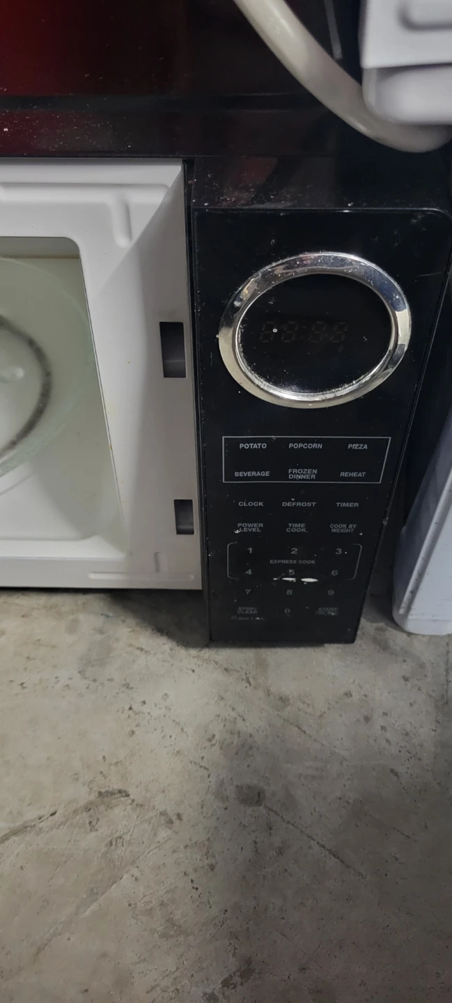 Proctor Silex Microwave Oven - photo 3