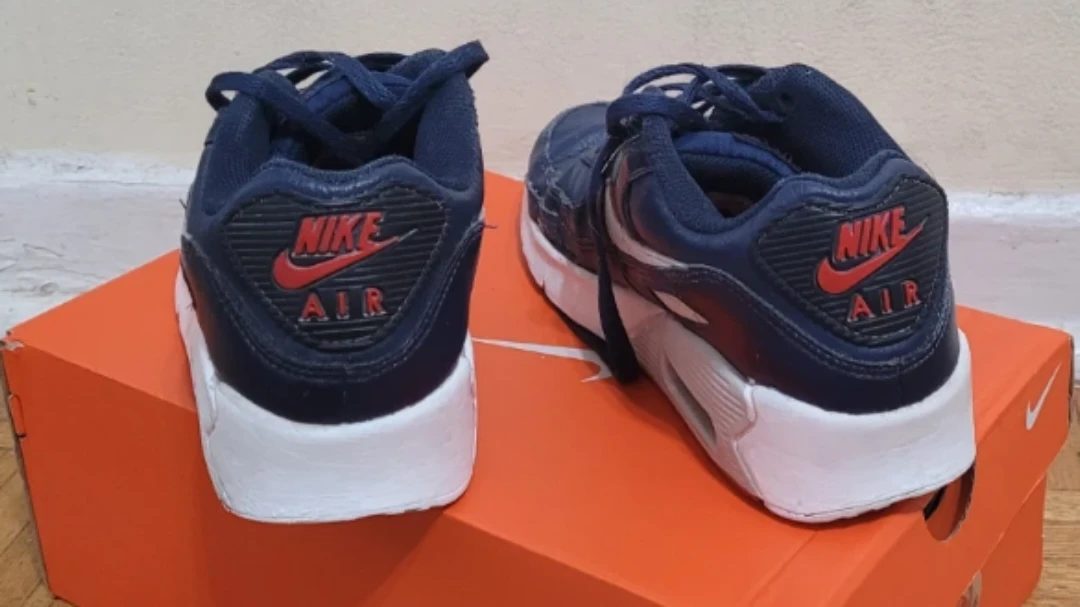 Nike Air Max 90 Shoes Size 6.5Y Boys - photo 3