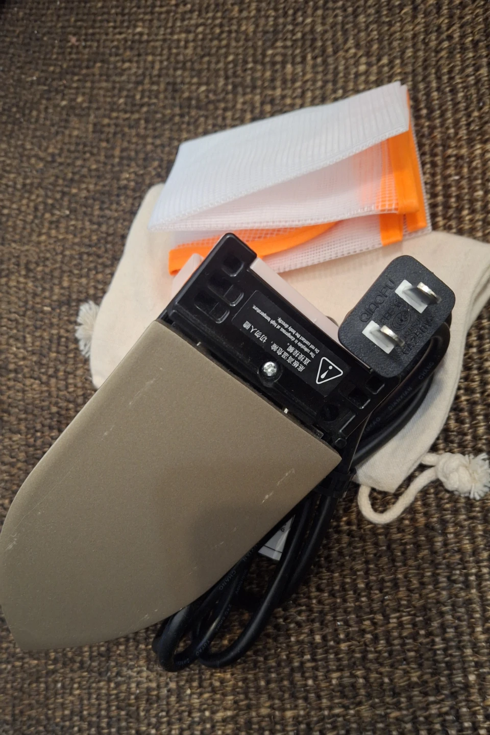 Pink Portable Mini Iron with Pouch - photo 3
