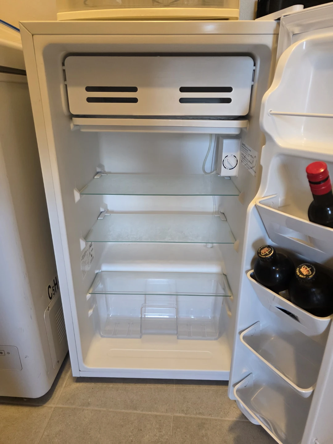 White Compact Mini Fridge - photo 3