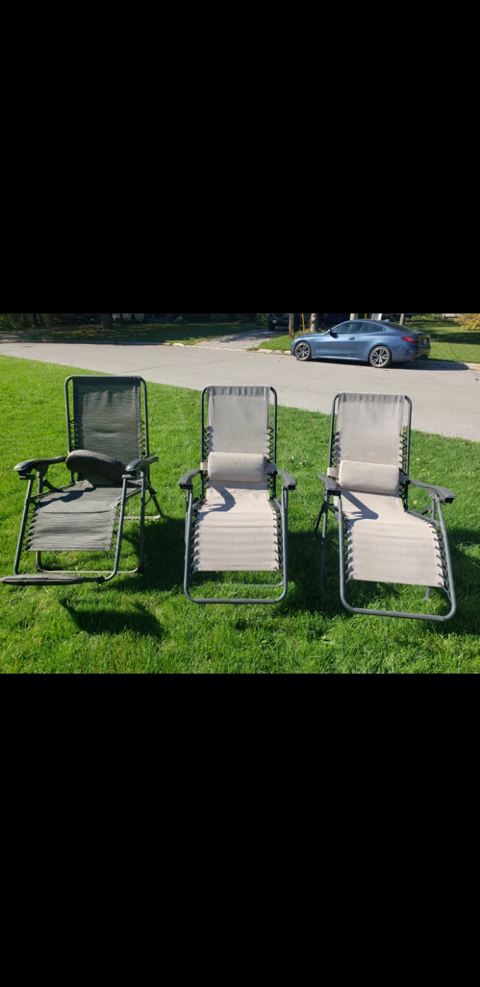 3 Zero Gravity Chairs