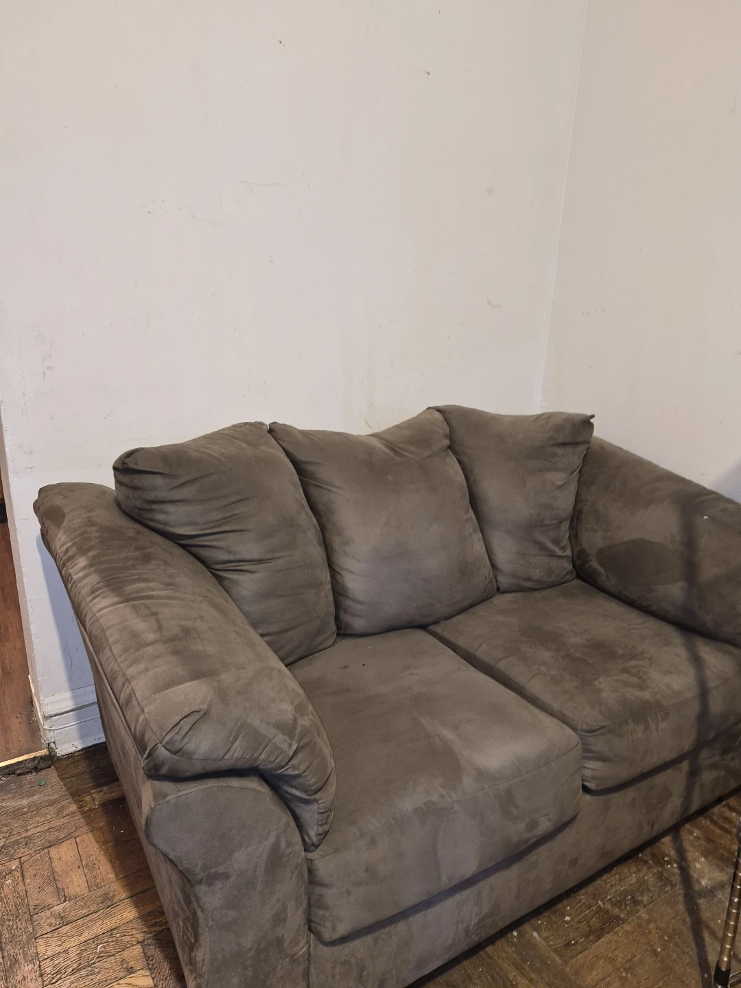 Grey Suede Loveseat Sofa - photo 2