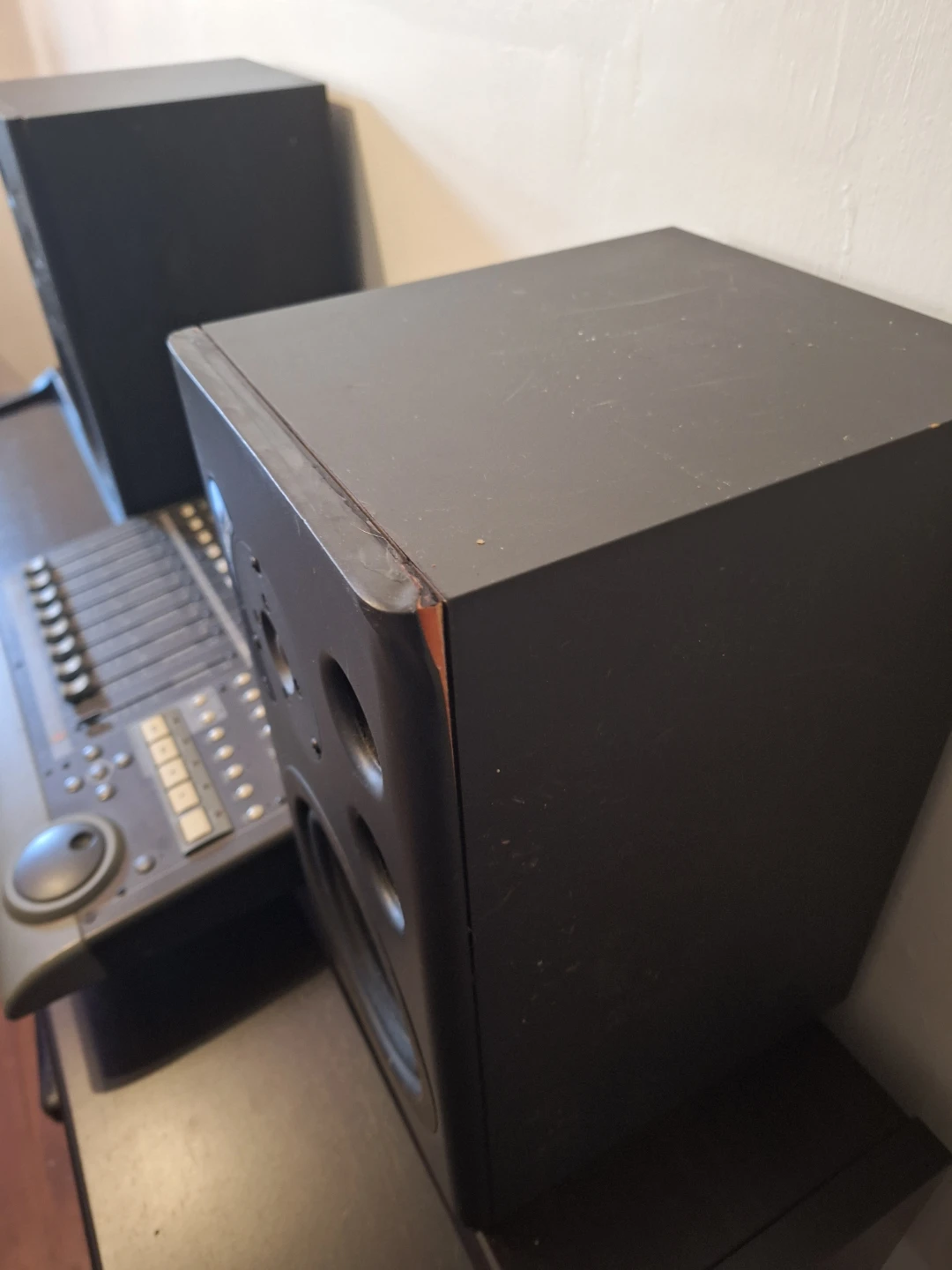 Alesis M1 Active 520 Studio Monitors and Mackie Control Surface - photo 3