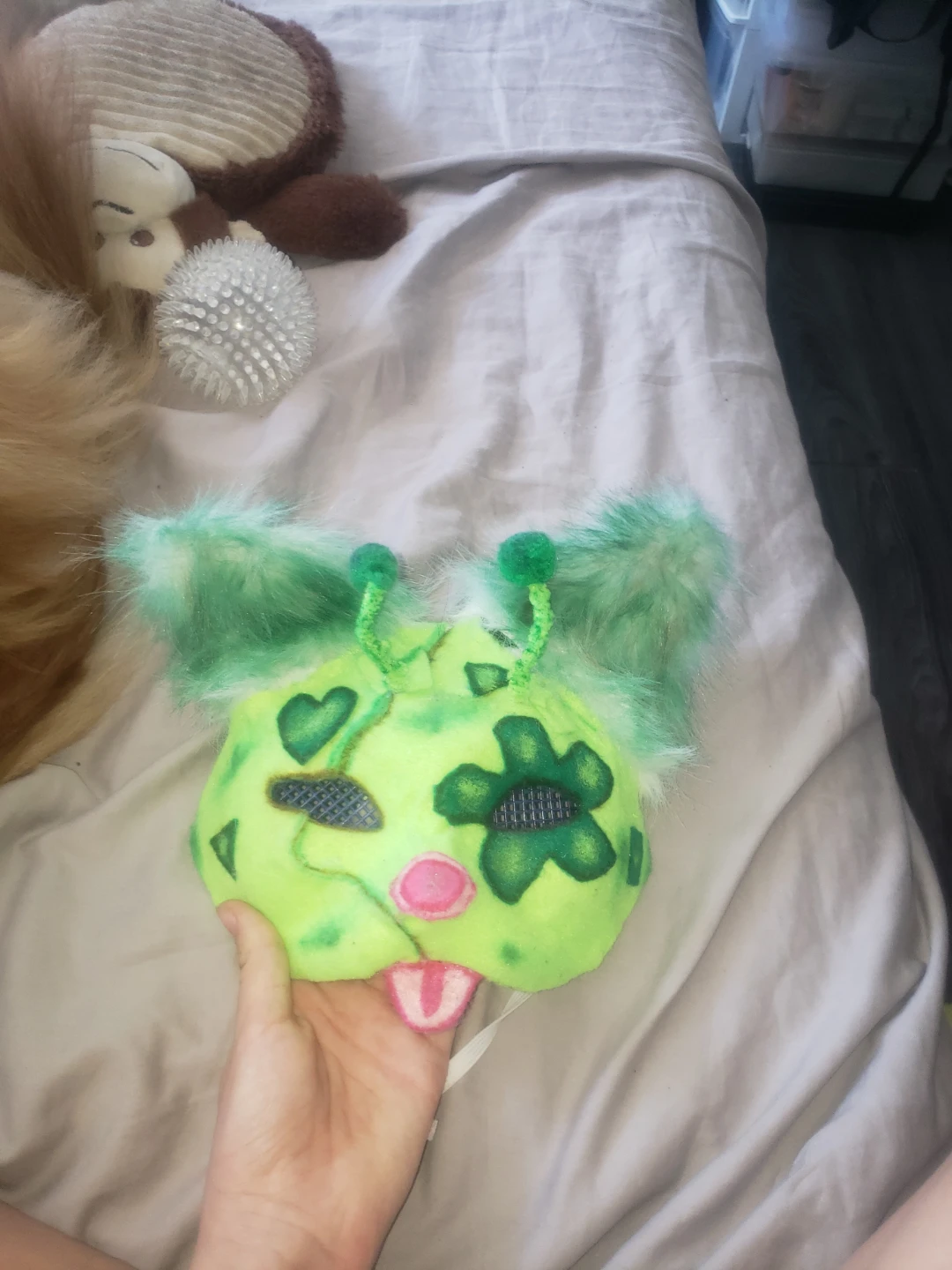 Green Fuzzy Alien cat therian mask - photo 3