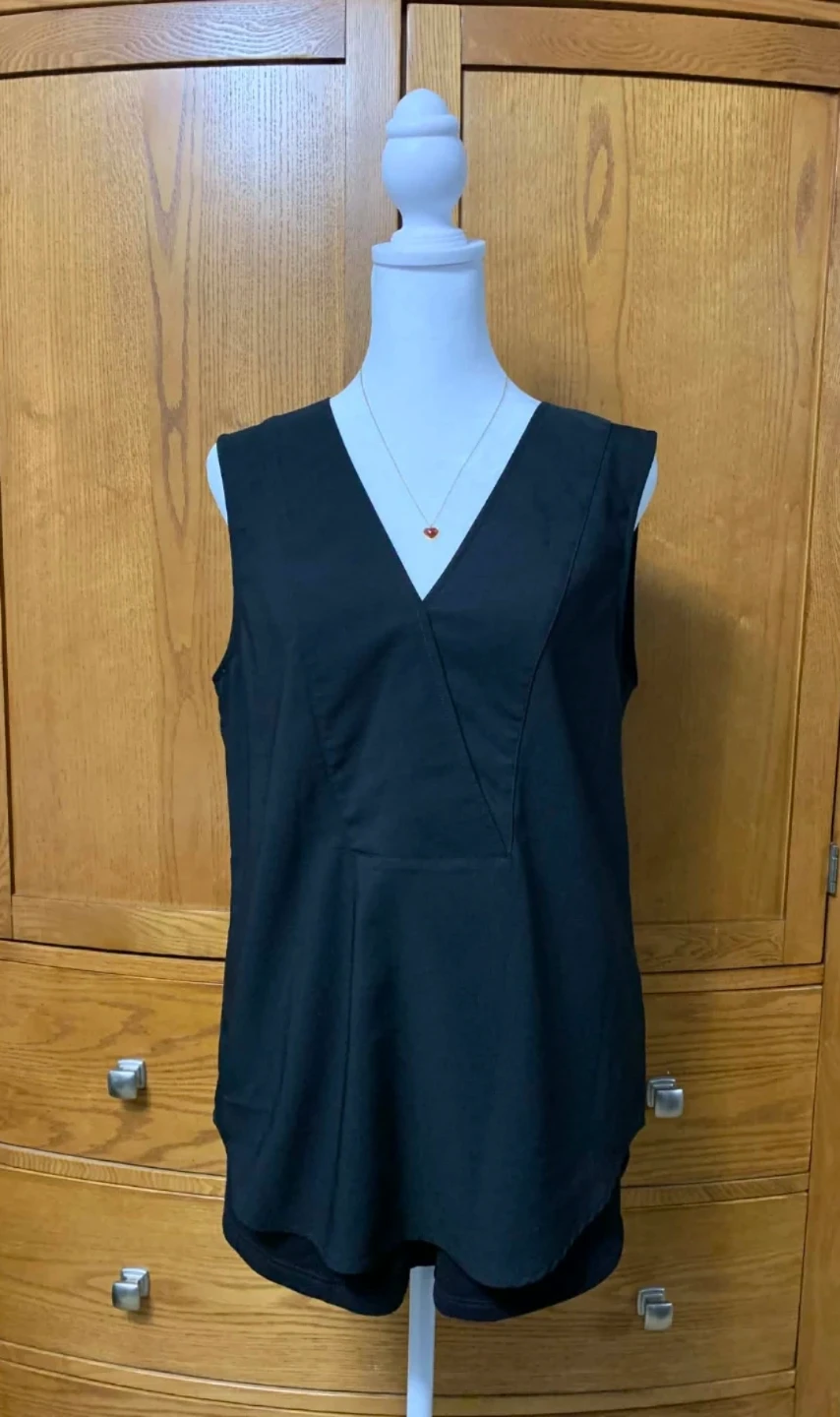Heyton Black Sleeveless V-Neck Top - Medium