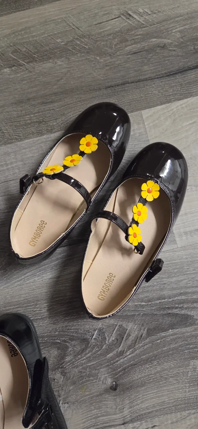 Gymboree Patent Mary Jane Shoes with Flower Detail