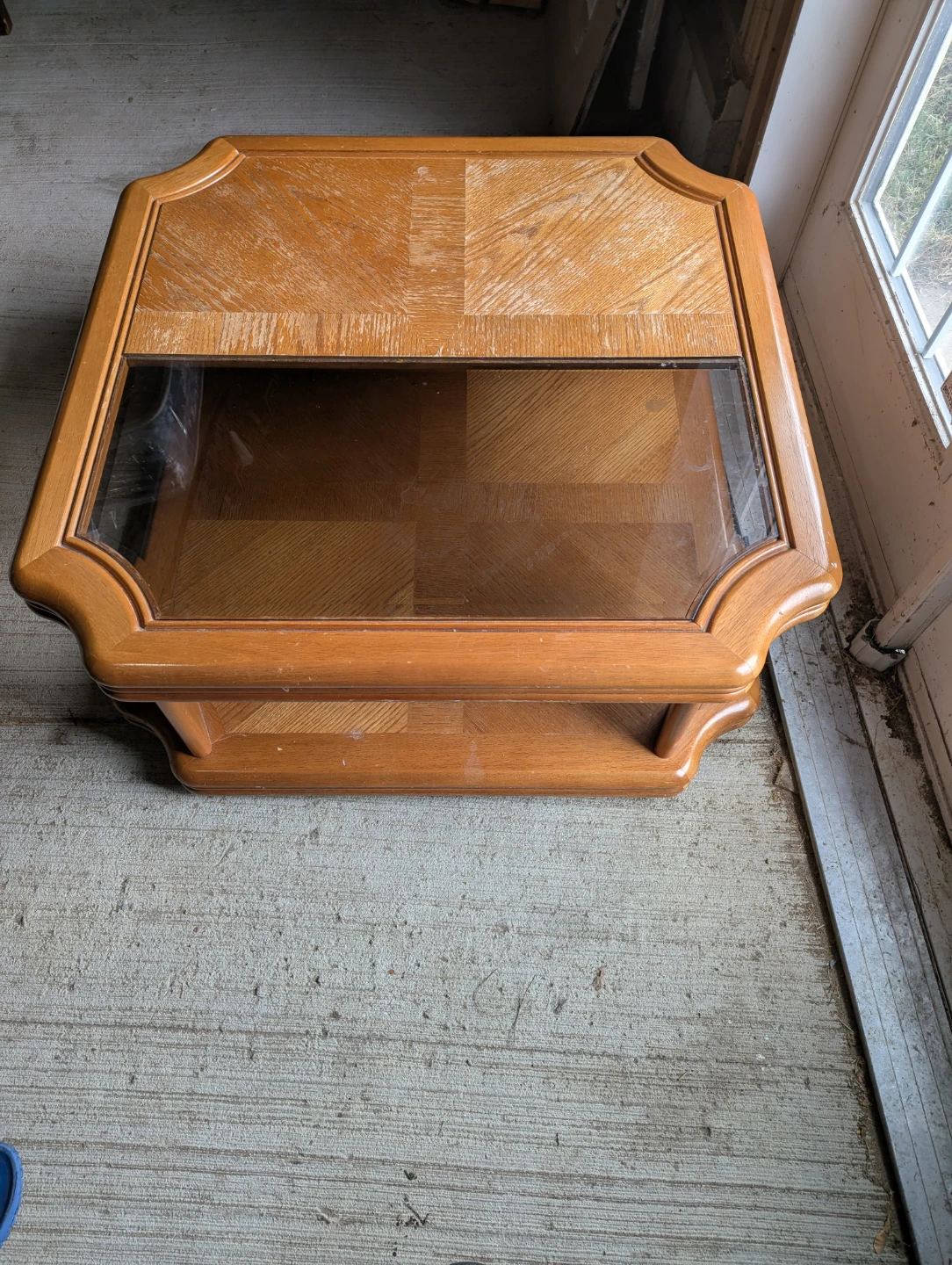 Wooden coffee table with glass top - photo 2