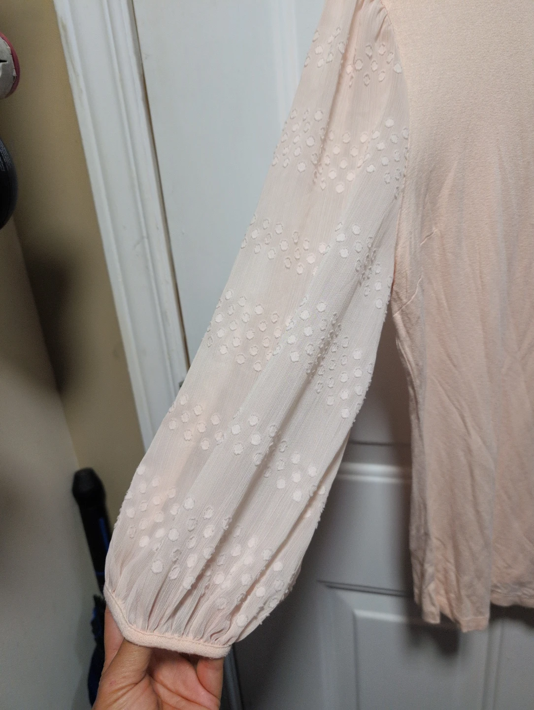 Suzy Shier Women's Light Pink Textured Sleeve Top - photo 3