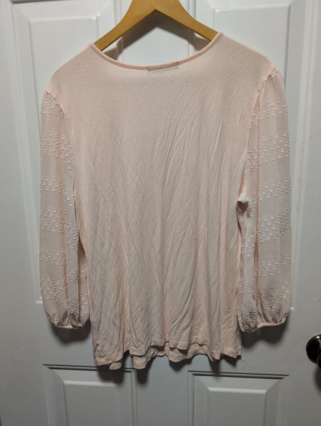 Suzy Shier Women's Light Pink Textured Sleeve Top - photo 4