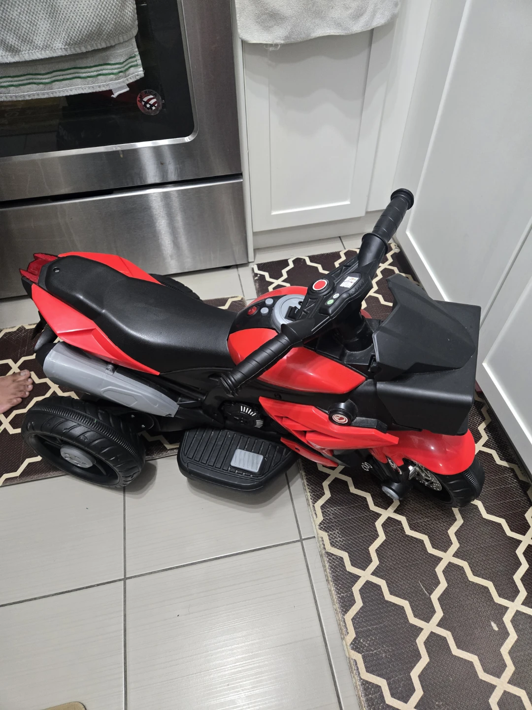 Motorcycle Ride-On Toy 6V - photo 3