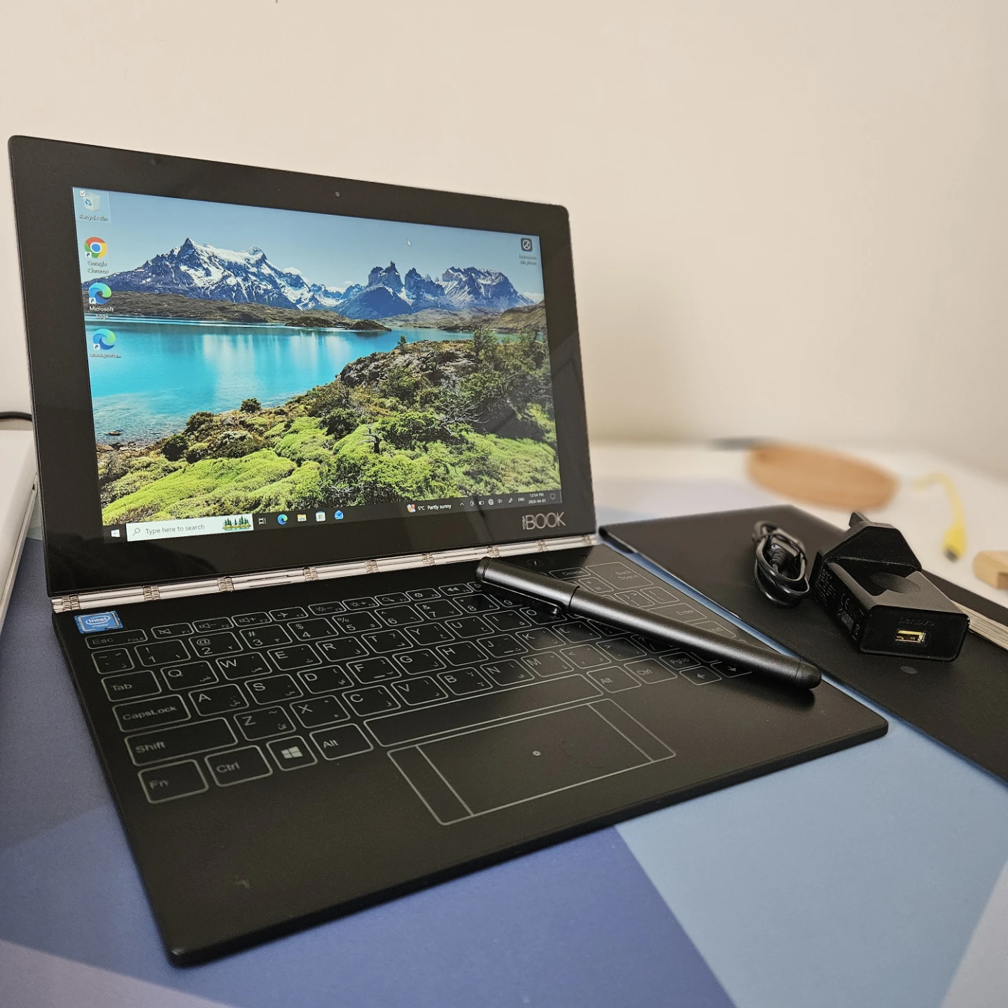 Lenovo Yoga Book  2-in-1 (Windows Edition) + full  accessories