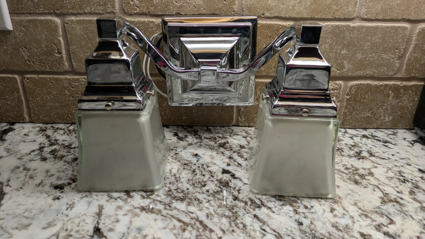 LIGHT FIXTURE