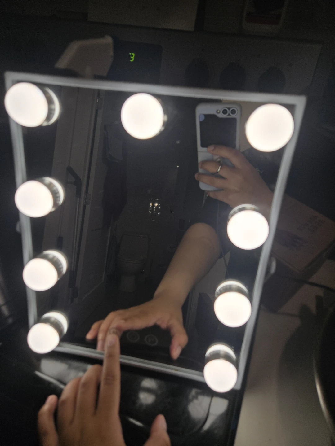 Vanity Mirror with 10 LED Lights - photo 2