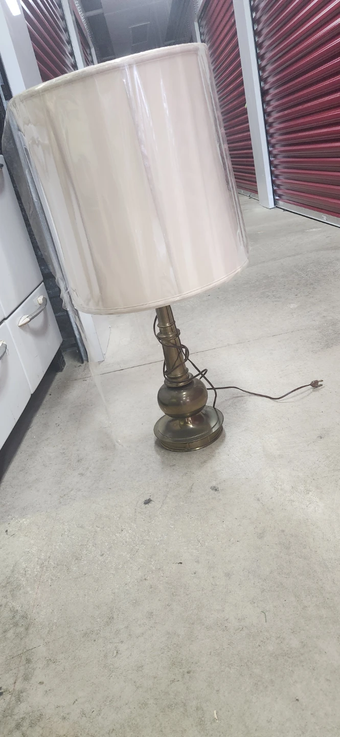 Two Royal Designs Inc. Brass Table Lamp