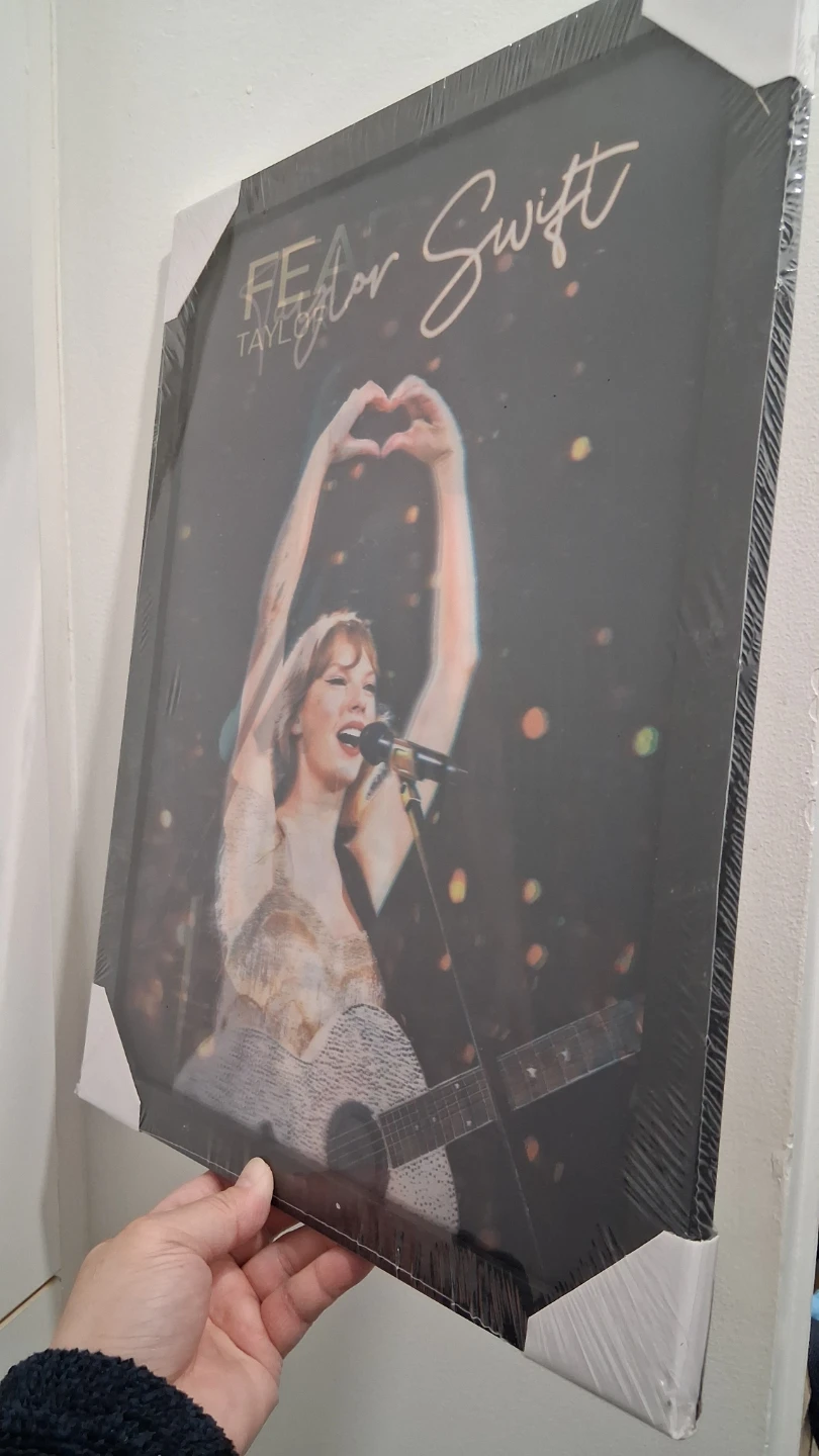 Taylor Swift 3 views 3D Holograph in Photo Frame - photo 3