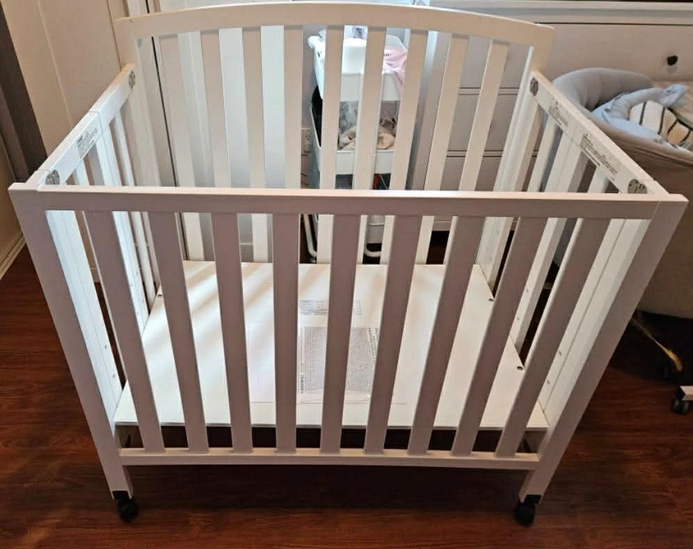Dylan 3-in-1 Mini Convertible Portable Crib