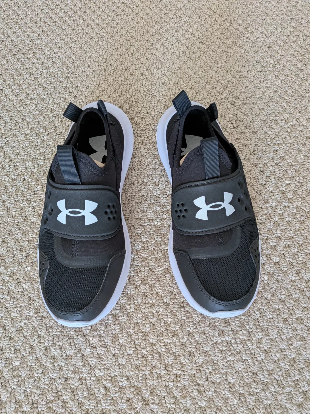 Under Armour Kids' Outhustle 2 Slip Running Shoes 🌱