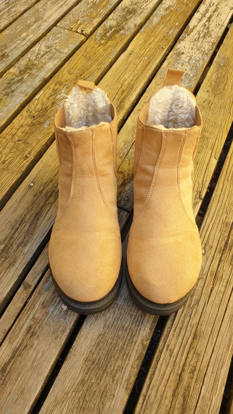 Tan Suede Chelsea Boots with Fur Lining - photo 4