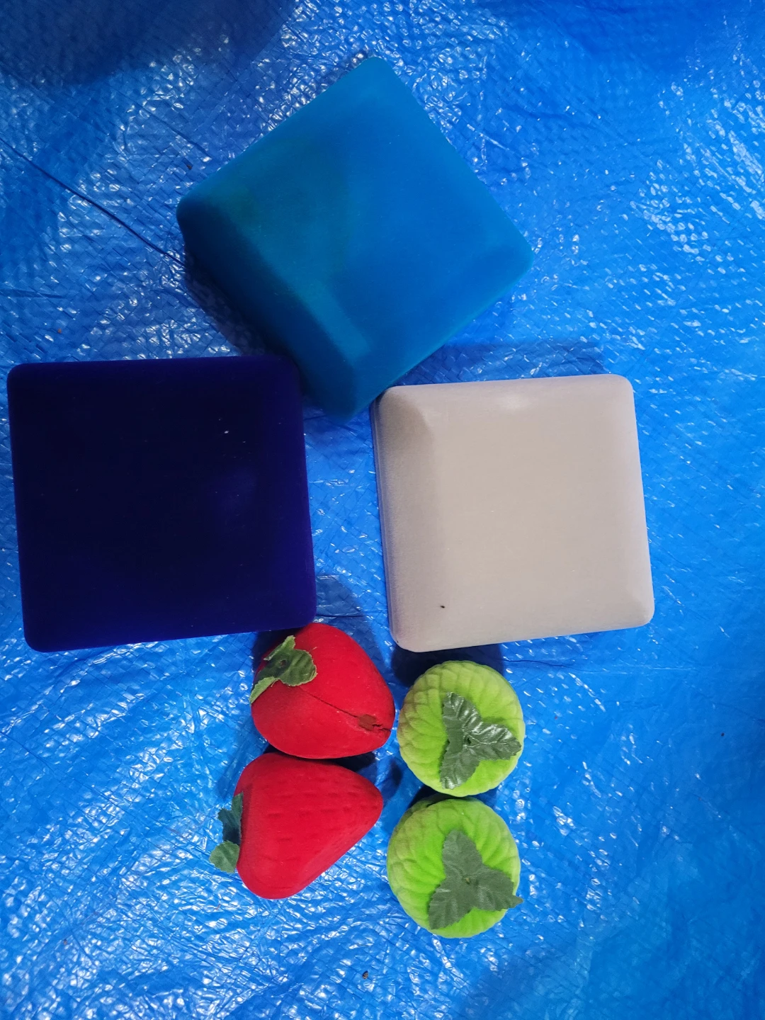 Jewelry Boxes & Novelty Ring Holders