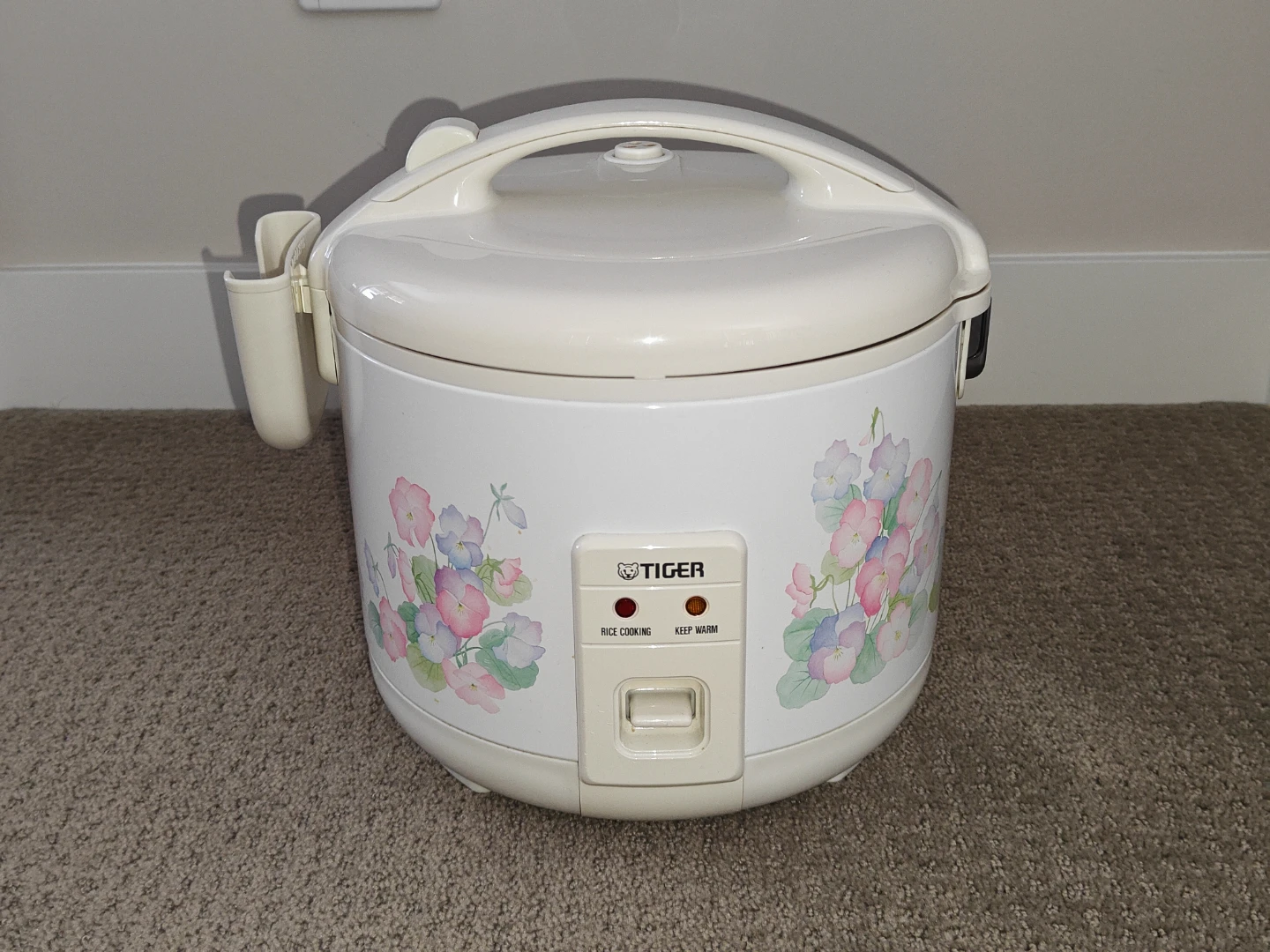 Tiger Rice Cooker (JNP-1000) – 5.5 Cup – Made in Japan – Working