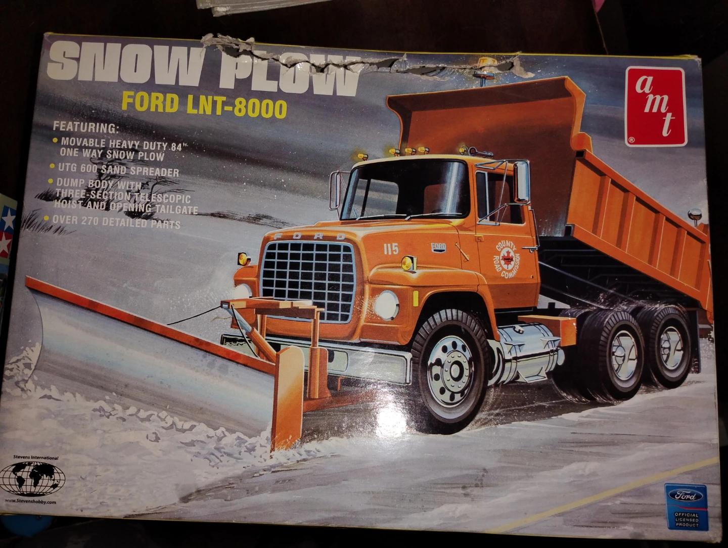 AMT Ford LNT-8000 Snow Plow Model Kit