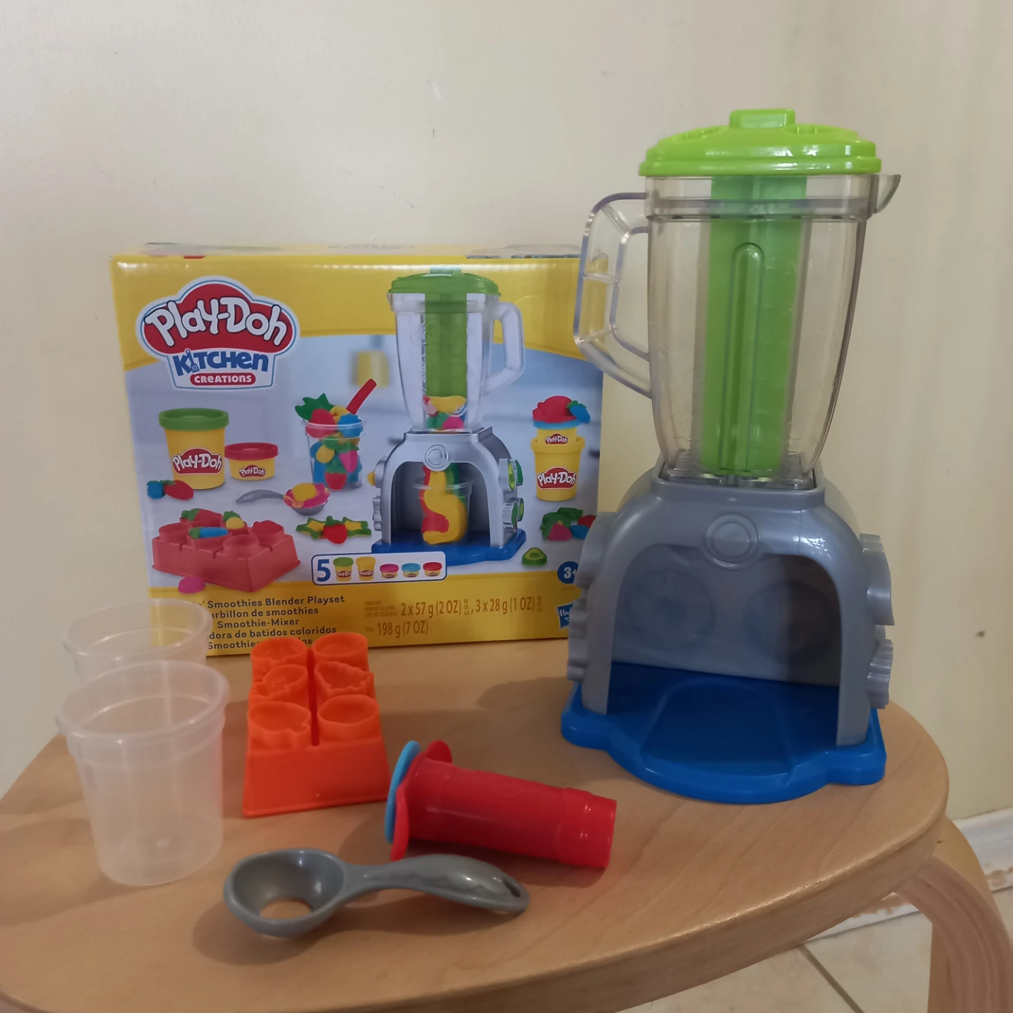 Play-Doh Kitchen Creations Swirlin' Smoothies Blender Playset