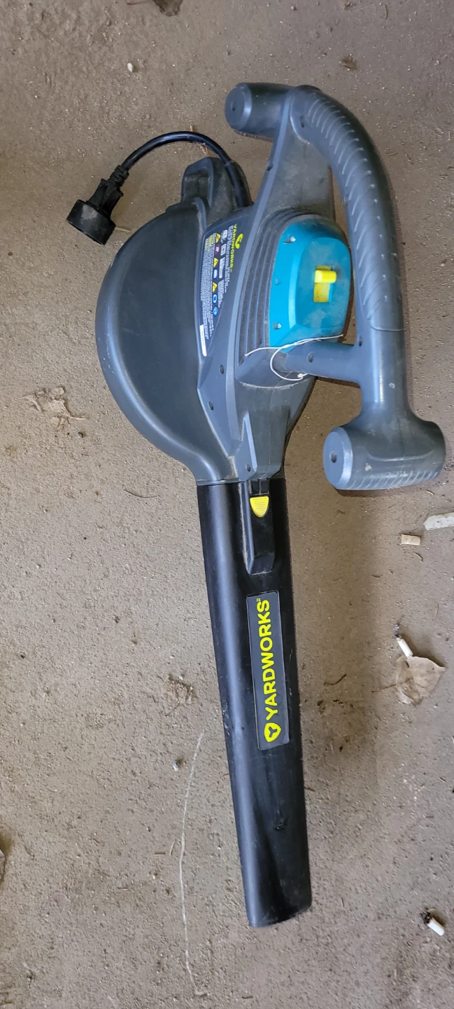 Yardworks Electric Leaf Blower