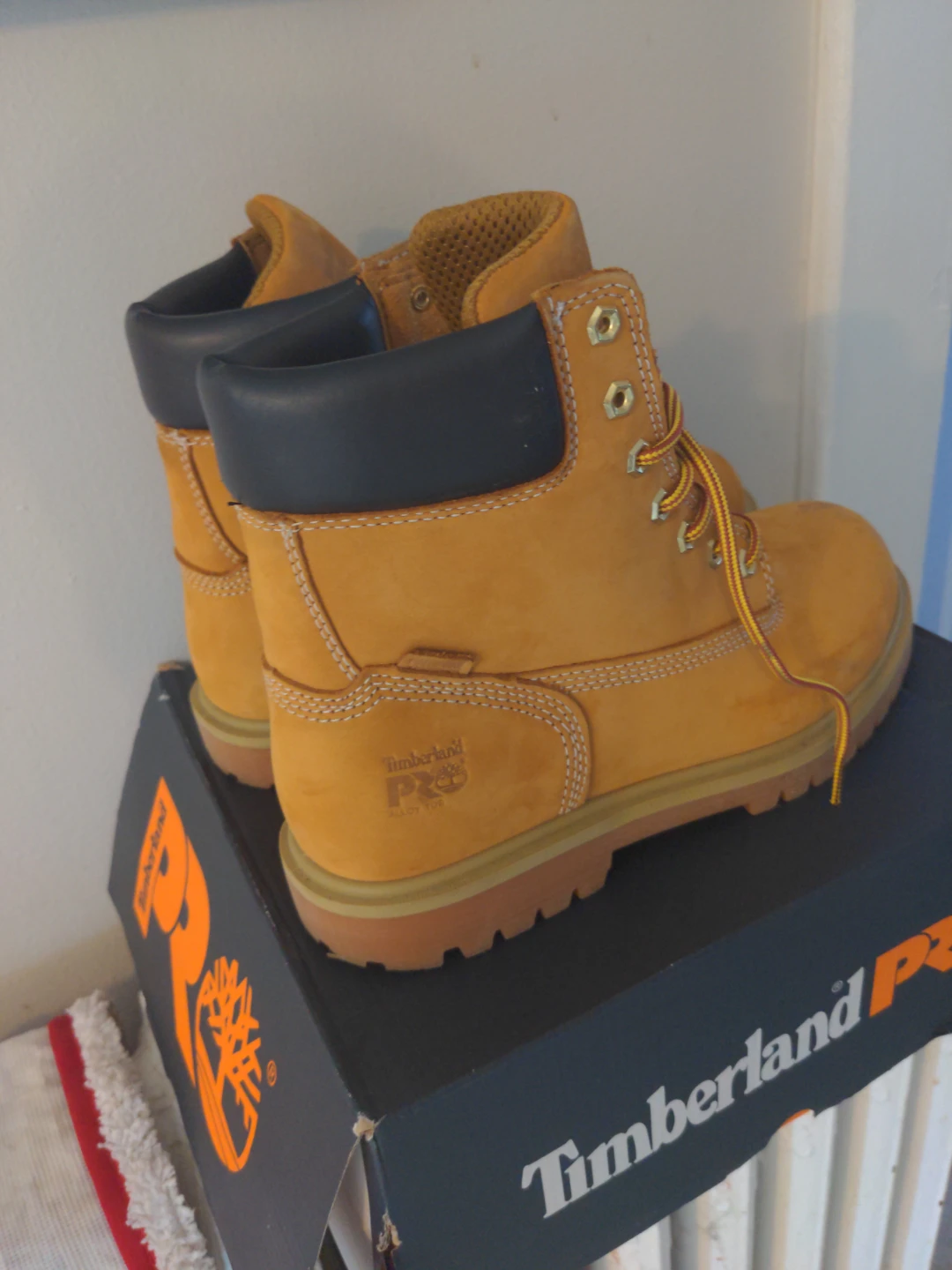 Timberland PRO Men's Waterproof Boots missing one shoe laces - photo 4