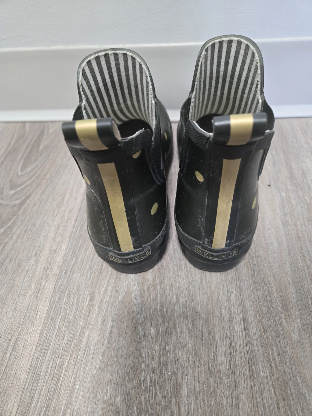 Joules Black Gold Polka Dot Chelsea Rain Boots - photo 2