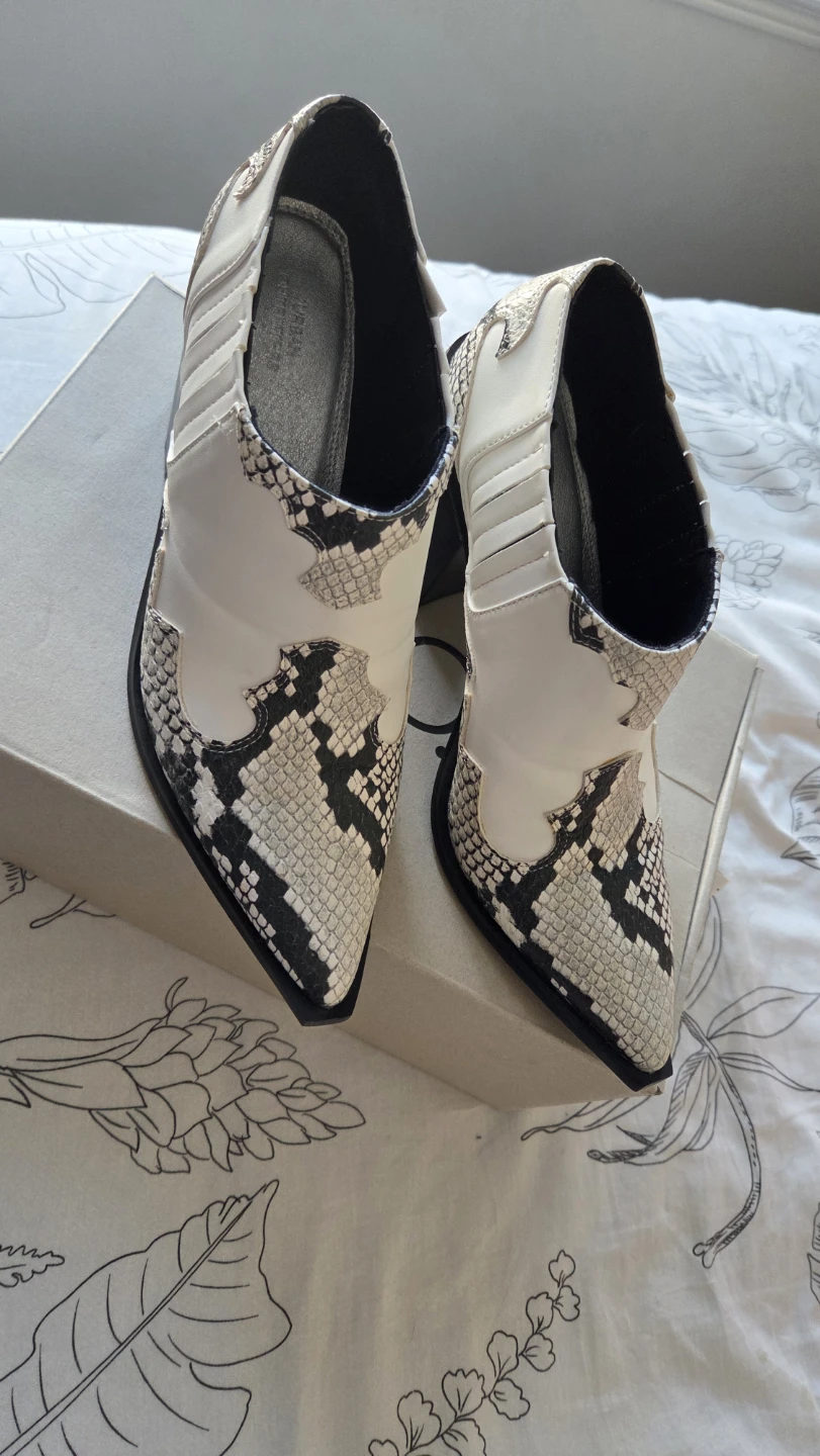 Urban Outfitters Cowboy Booties Snake Print Size 8 - photo 2
