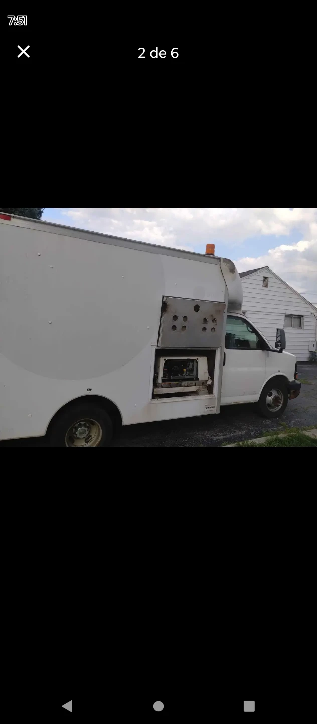 2008 Chevrolet 3500 Crew Cab & Chassis with Generator - photo 2