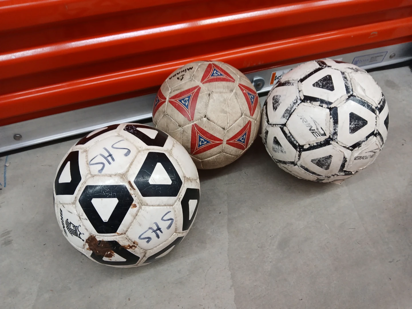 Set of 3 Soccer Balls